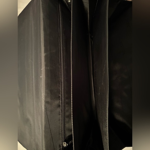 KENNETH COLE REACTION LEATHER BRIEFCASE - Picture 8 of 8